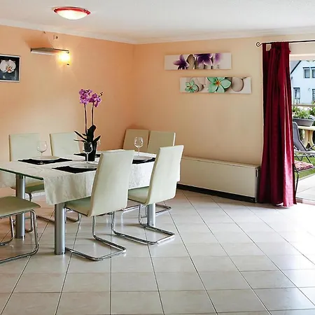 Dom wakacyjny Cottages At The Kummerower See,